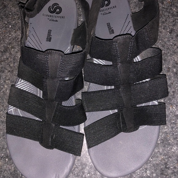 Clarks Shoes - Clark’s cloudsteppers sandals. Great shape. 9.5W